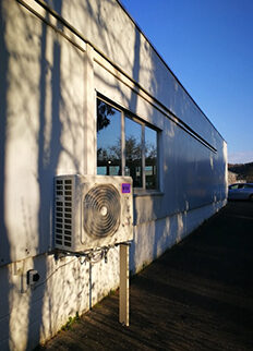 Split Klimaanlage Aussengerät schräg