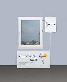 Frischluftgerät rechts vom Fenster